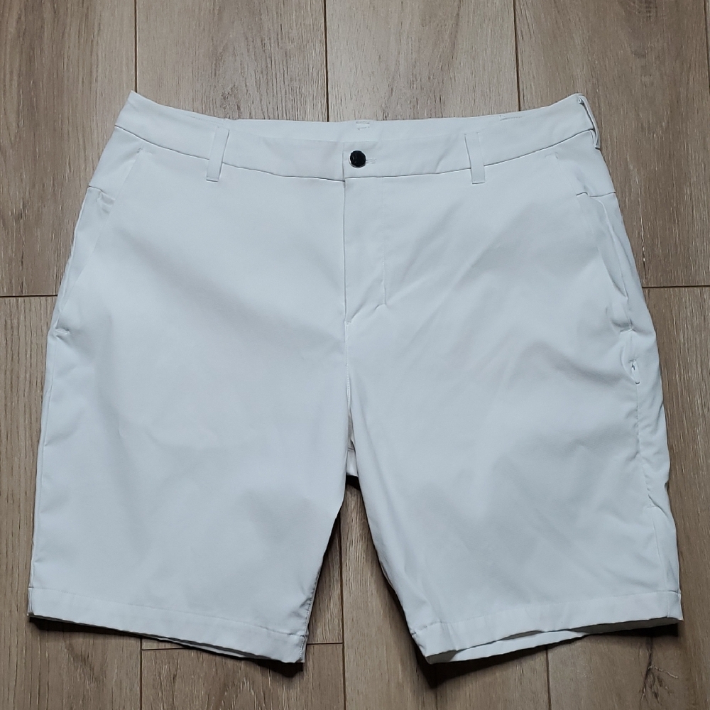Lululemon Men's White Shorts Size 38